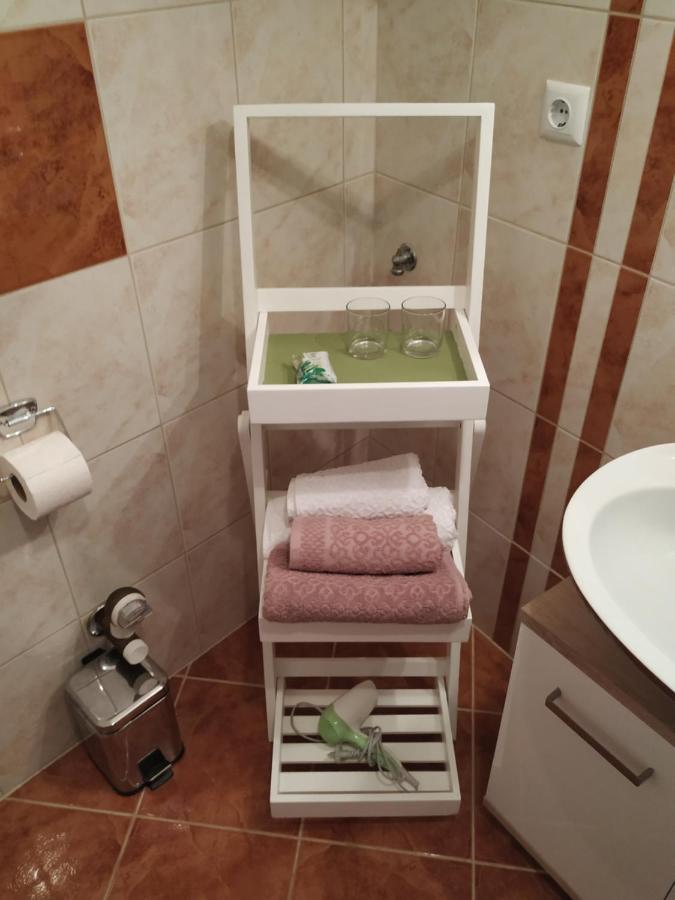 Studio Apartman Violeta II - 50M From The Beach トロギール エクステリア 写真