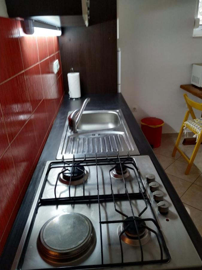 Studio Apartman Violeta II - 50M From The Beach トロギール エクステリア 写真