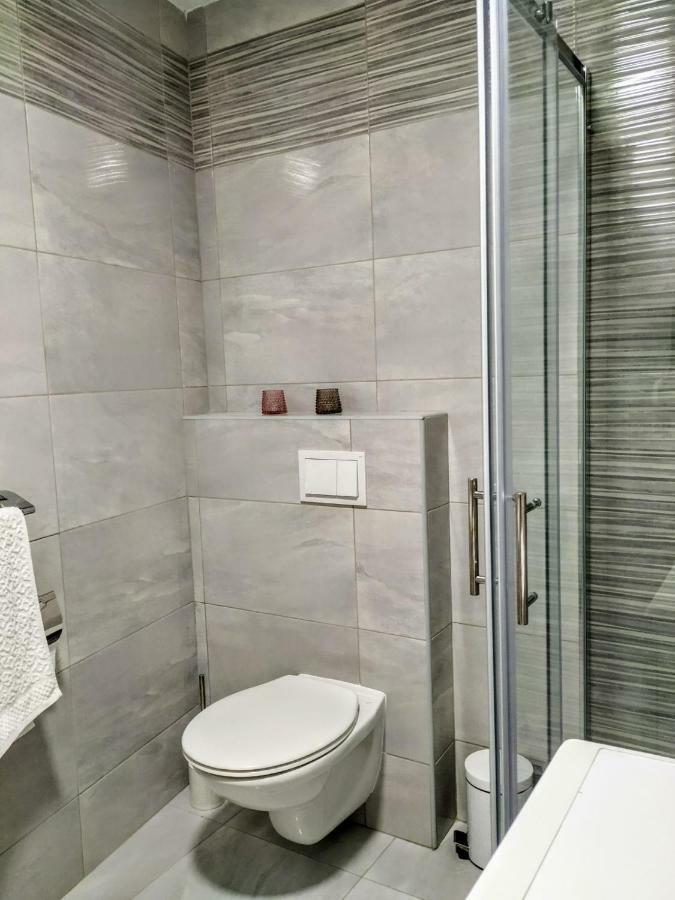 Studio Apartman Violeta II - 50M From The Beach トロギール エクステリア 写真