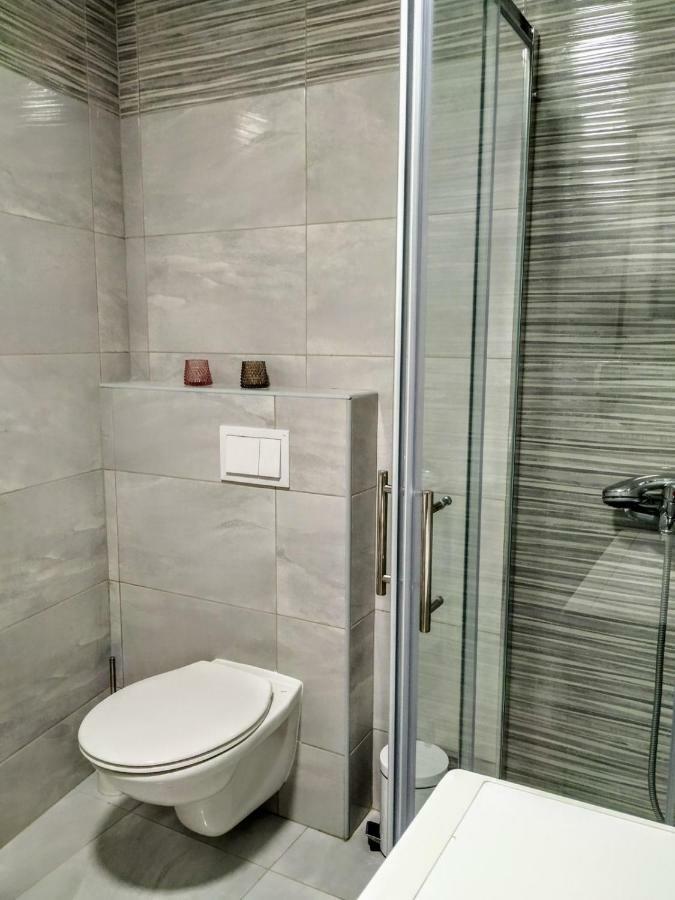 Studio Apartman Violeta II - 50M From The Beach トロギール エクステリア 写真