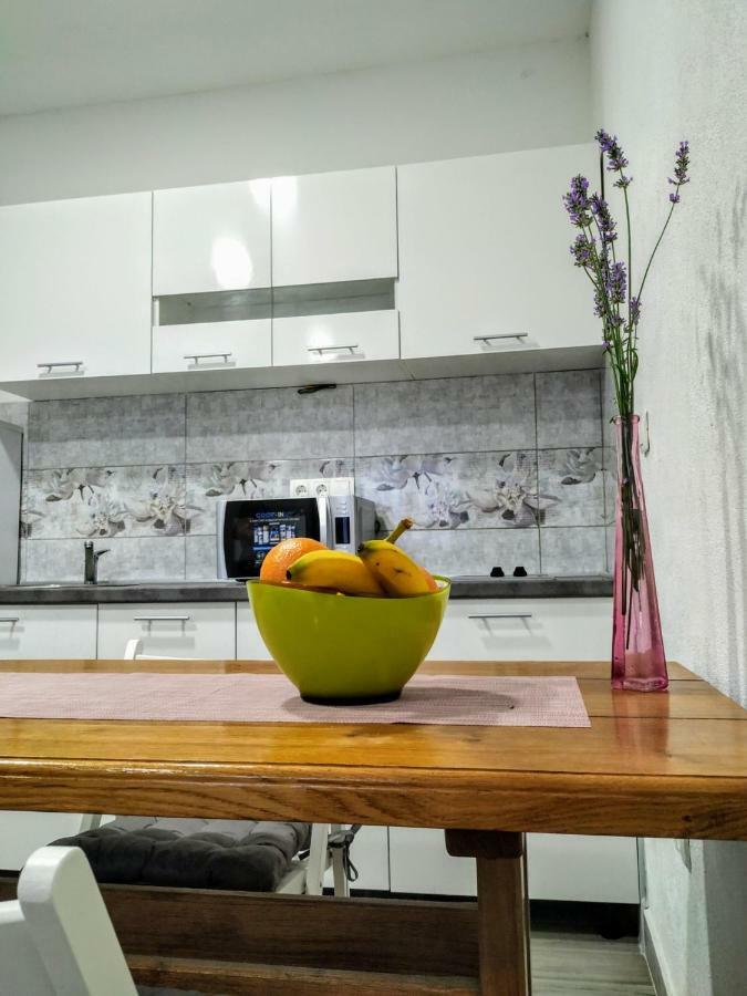 Studio Apartman Violeta II - 50M From The Beach トロギール エクステリア 写真