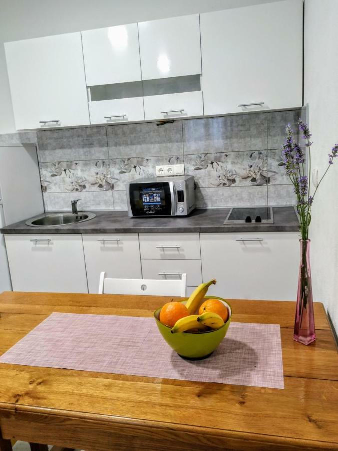Studio Apartman Violeta II - 50M From The Beach トロギール エクステリア 写真